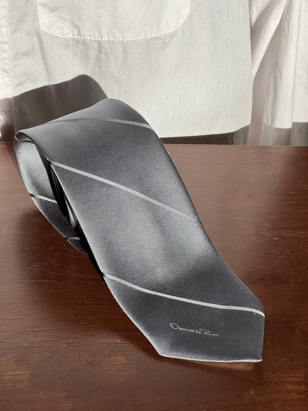 Vintage Oscar de la Renta Silver Gray Stripe Tie Designer Mens Necktie 57”